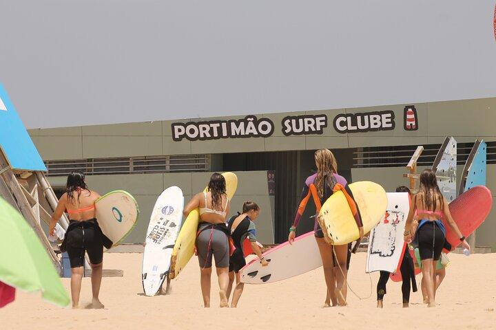 Cours de surf en groupe @Praia da Rocha