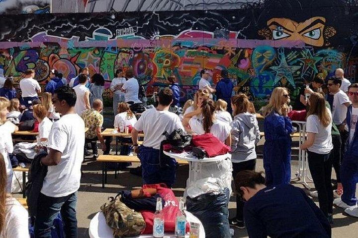 Atelier de graffiti ouvert dans le Mauerpark à Berlin