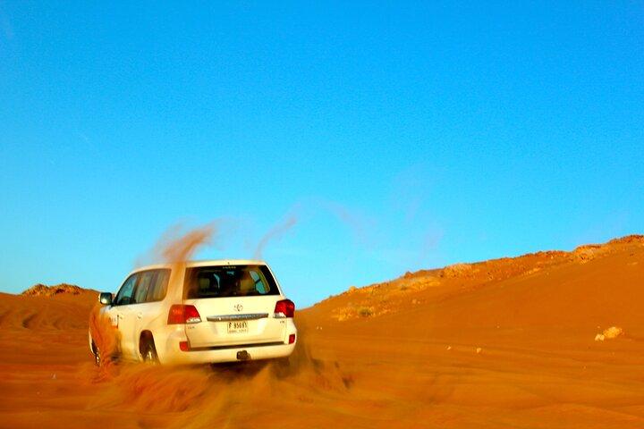 Shore Excursions of Dubai City Tour seguito da Desert Safari