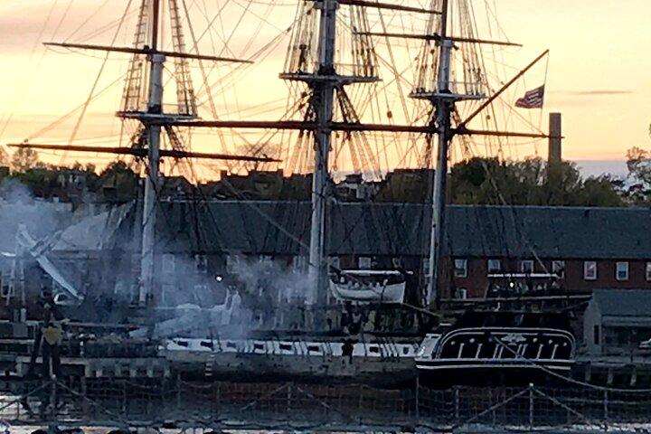 Hoteller i nærheden af Boston Harbor Narrated Sunset Cruise