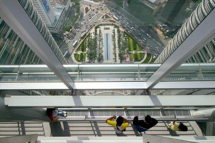 プライベート ツアー : クアラルンプールの驚異とペトロナス ツイン タワー
