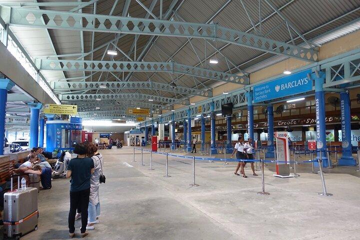 Privater Transfer: Seychellen Flughafen nach Victoria oder Mahe Jetty