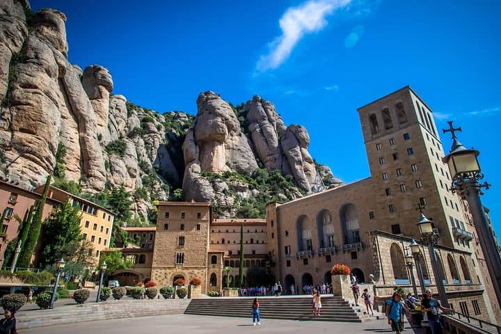 Barcelona Shore Private Excursion: Montserrat and Cava Tasting