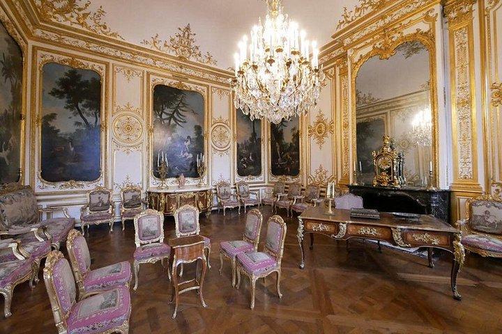 パリ・シャルル・ド・ゴール空港からシャンティイへの専用送迎