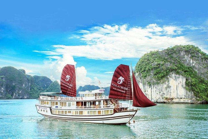 Baie d'Halong 2 jours / 1 nuit avec croisière 4 étoiles tout compris