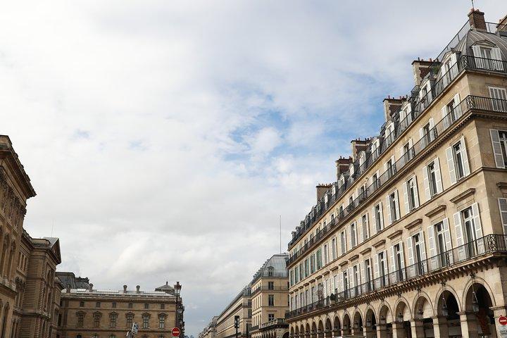 Neoclassical Paris Architecture 2-Hour Private Walking Tour