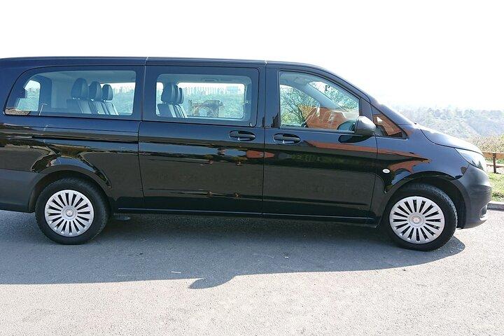 Shared Arrival Transfer: Prague Airport to Hotels