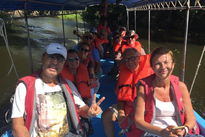 Tour en barco por los islotes de Granada (el mejor de la ciudad)