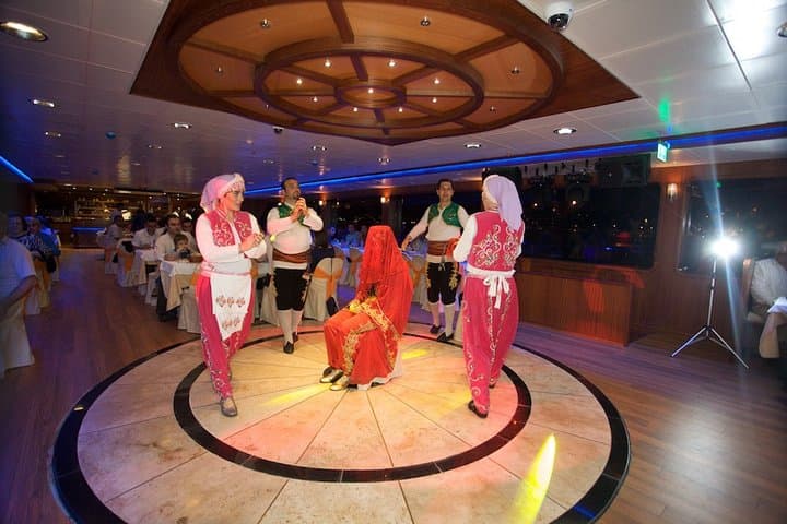 Istanbul Dinner Cruise with Dinner & Entertaintment Private Tables
