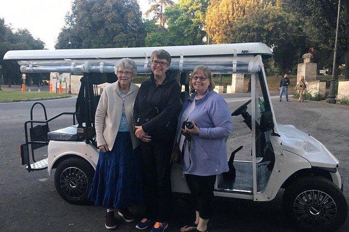 オプションのゴルフカートまたはクラシックeFiat付きのローマプライベート半日ツアー