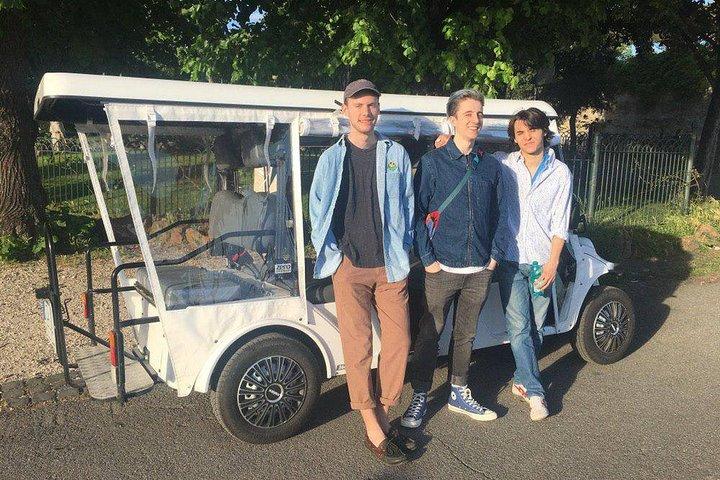 オプションのゴルフカートまたはクラシックeFiat付きのローマプライベート半日ツアー