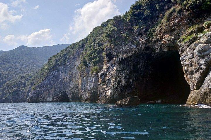 Boat Tour "Sea Caves of Thetis"