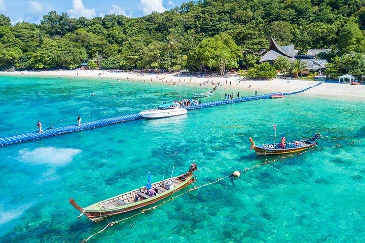 Kahung Beach at Coral Island par Speedboat