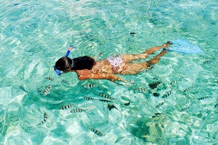 Kahung Beach at Coral Island par Speedboat