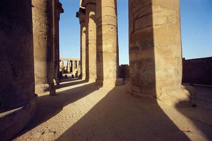4 dias Nile Cruise luxor, Aswan, abu simbel com passagens de trem dormindo do Cairo