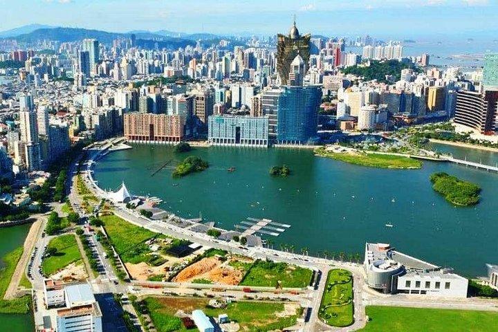 出発送迎：高級SUVでリヤドからリヤド空港RUHへ