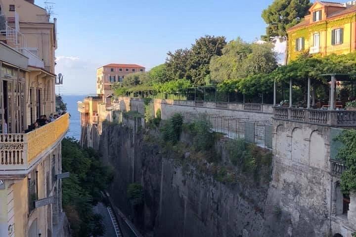 Transfer Rome to Sorrento, ( e vice versa) stop Herculaneum