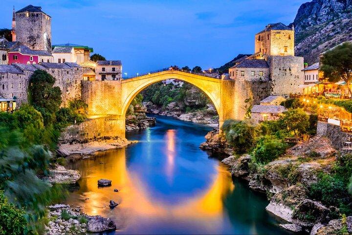 Bosnien Dagstur: Mostar och Kravice vattenfall med lyxig minibuss
