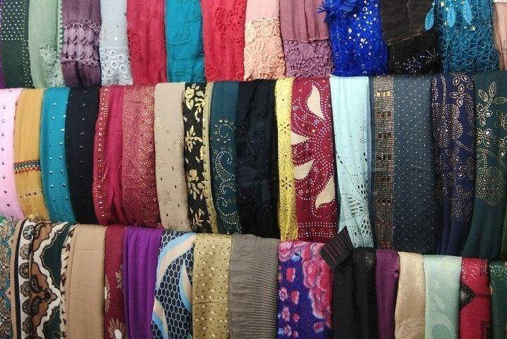Ahmedabads farbenfroher Manek Chowk Basar