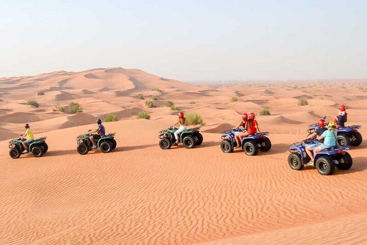 Safari e jantar de churrasco no deserto de Dubai