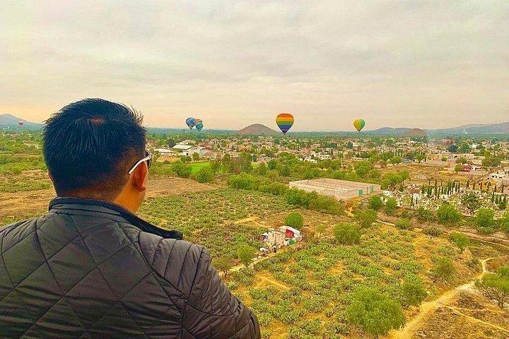 Teotihuacan with a Local