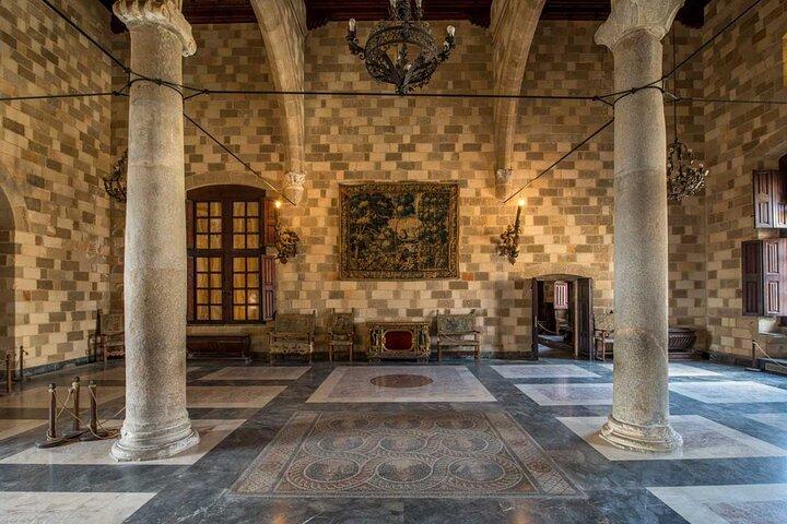 Ingresso para o Palácio do Grão-Mestre e visita privada guiada
