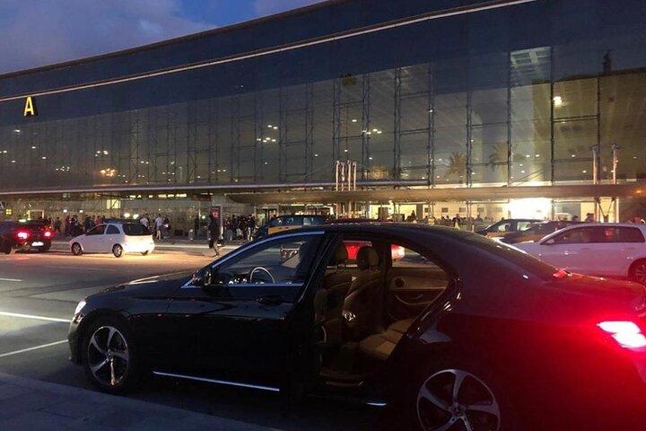 バルセロナ空港からバルセロナ市内への専用送迎