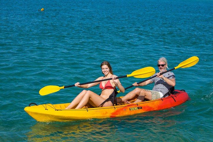 北ブリビー島への 1 時間のシングルまたはダブル カヤック レンタル