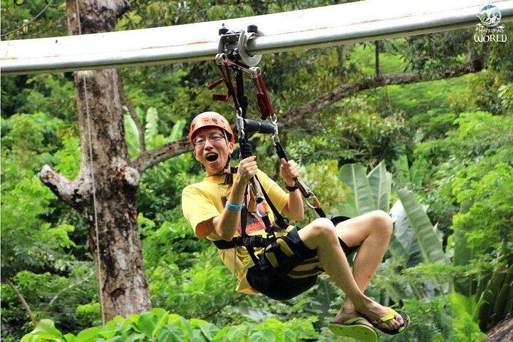 スカイウォーク付きプーケットのハヌマン ワールドでのジップライン アドベンチャー