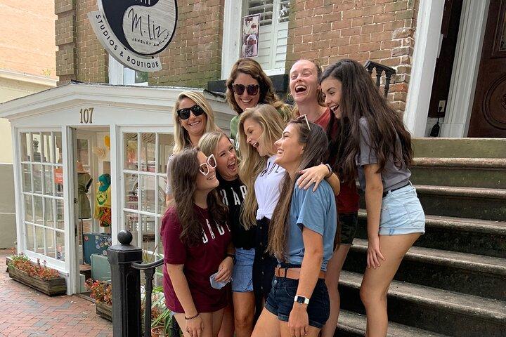 Sorseggia e acquista a Charleston