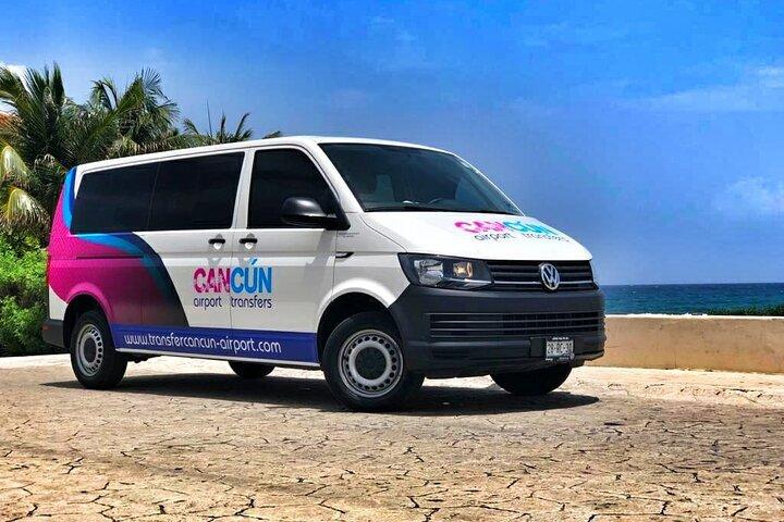 Desde el Aeropuerto de Cancún a la zona hotelera de Cancún (ida y vuelta)