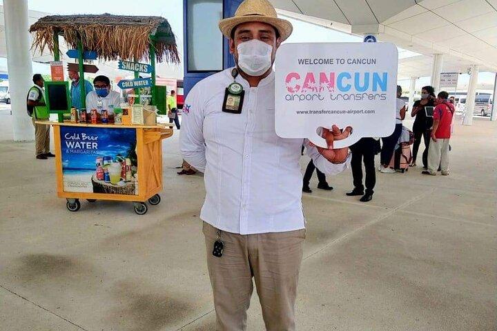 Desde el Aeropuerto de Cancún a la zona hotelera de Cancún (ida y vuelta)