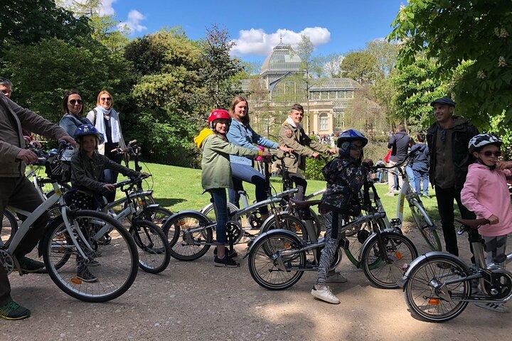 Tour en bicicleta eléctrica por el Parque del Retiro de Madrid (grupo pequeño, semiprivado)