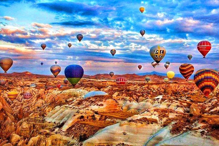 5 Tage Seidenstraßentour durch die Dunhuang Mogao Grotten und die Zhangye Danxia Landschaft