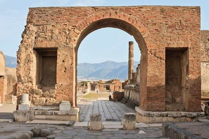 Transfer Naples Sorrento plus Pompeii or vice versa