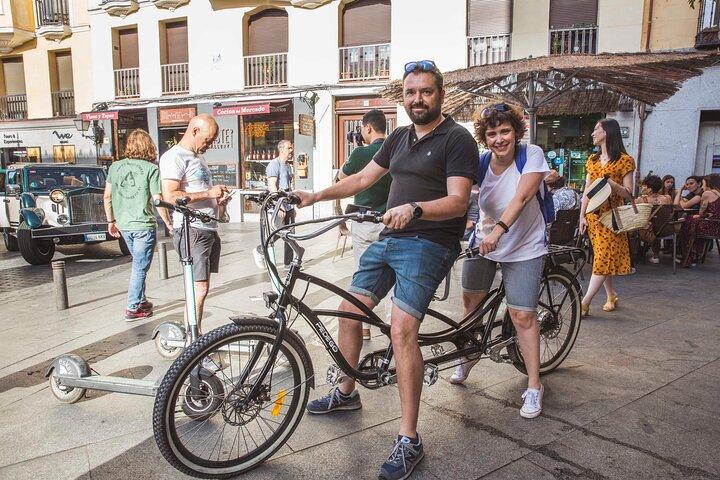 Madrid Sightseeing E-Bike Tour (Kleine Gruppe. Halbprivat)