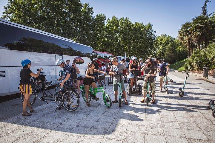 マドリード・レティーロ公園電動自転車ツアー（少人数、セミプライベート）
