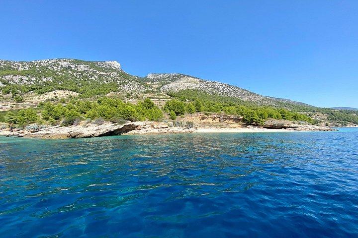 ZLATNI RAT & HVAR への 1 日プライベート ツアー