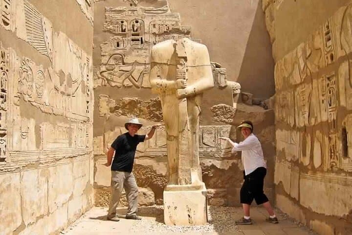 Cairo : Luxor Full Day Guided Tour & Overnight Train Rounded trip