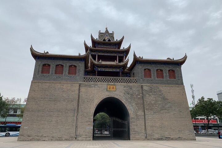 Private Day Tour in Yinchuan Including Lunch and Admission Tickets
