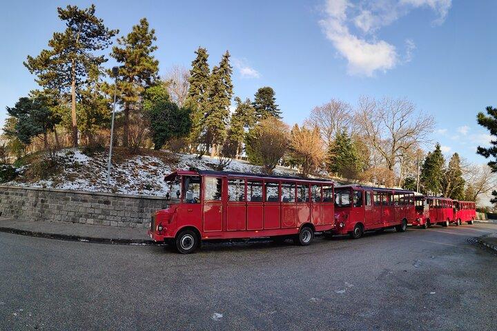 Presporacik観光車でブラチスラヴァのパノラマツアー