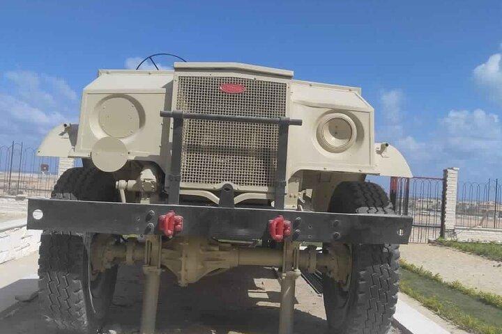プロのガイド付きカイロからのエルアラメイン戦場日帰り旅行