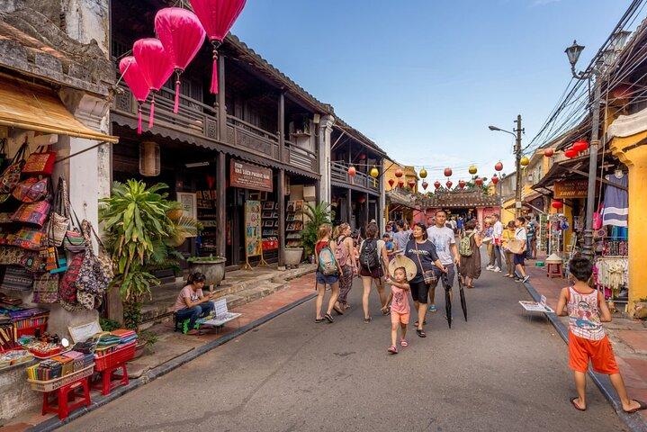 Hoi An Night Market - Excursões de comida de rua na cidade antiga à noite
