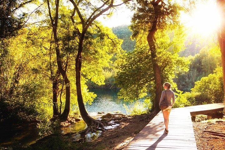 Fra Split eller Trogir: Krka vandfald og Primošten Sightseeing
