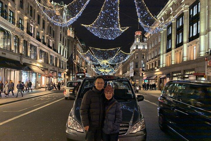 Magiche luci di Natale a Londra: tour privato in taxi nero