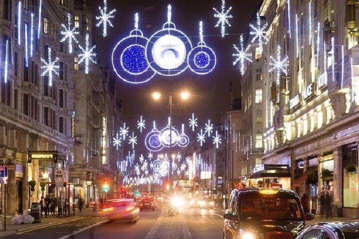 Magiche luci di Natale a Londra: tour privato in taxi nero