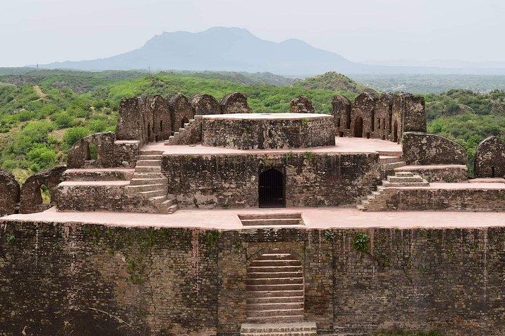 イスラマバードから：終日ロタスフォート（ユネスコ遺産サイト）ガイド付き旅行