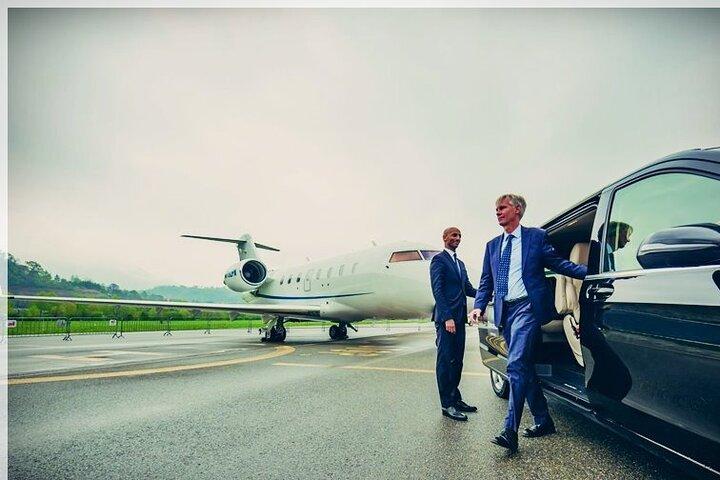 Privat transfer tur och retur från Antiguas flygplats till St. James's Club & Villas