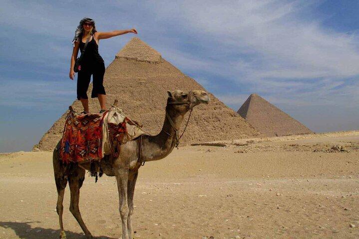 Tour di un'intera giornata alle piramidi di Giza, al vecchio Cairo, alla cittadella e a Khan El Khalili