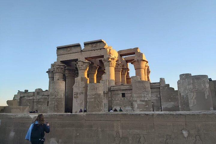 4 days tour Cairo and abu simple temple by plane